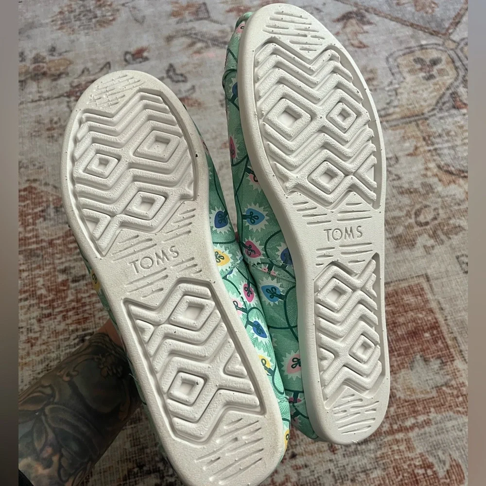 Toms Holiday print Green Slip-On flats - Picture 6 of 6
